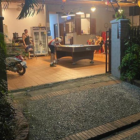 Aurora Backpackers Hostel ルアンパバーン エクステリア 写真