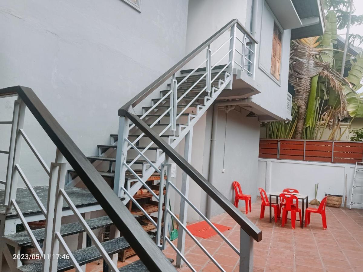 Aurora Backpackers Hostel ルアンパバーン エクステリア 写真