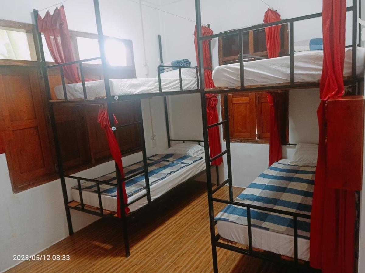 Aurora Backpackers Hostel ルアンパバーン エクステリア 写真