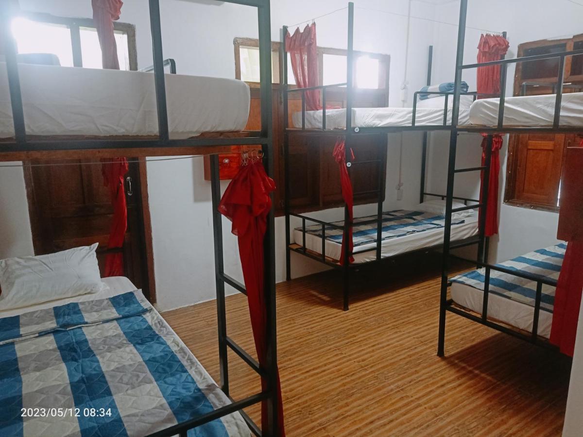 Aurora Backpackers Hostel ルアンパバーン エクステリア 写真