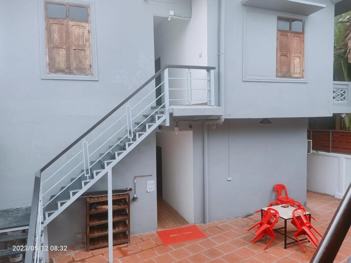 Aurora Backpackers Hostel ルアンパバーン エクステリア 写真
