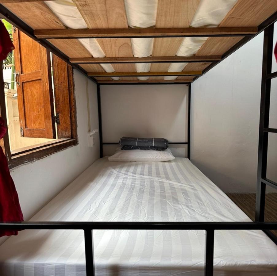 Aurora Backpackers Hostel ルアンパバーン エクステリア 写真