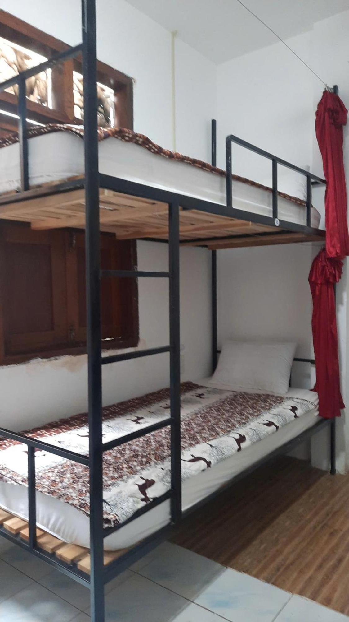 Aurora Backpackers Hostel ルアンパバーン エクステリア 写真