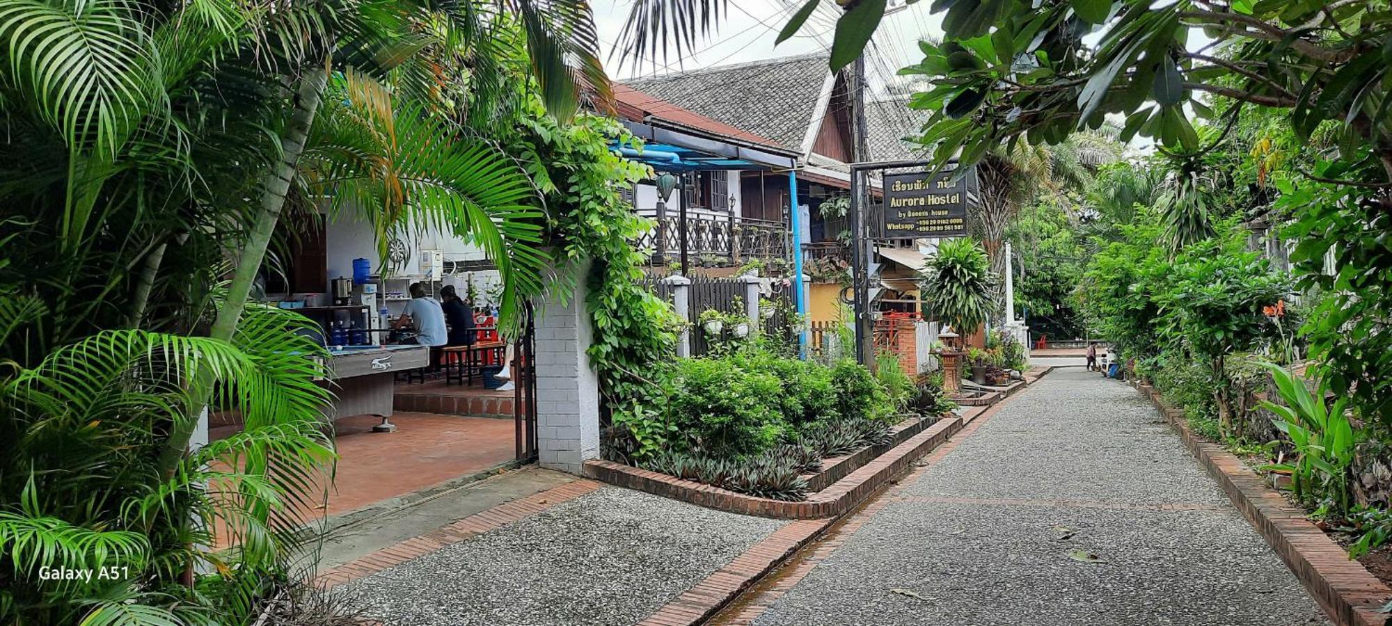 Aurora Backpackers Hostel ルアンパバーン エクステリア 写真