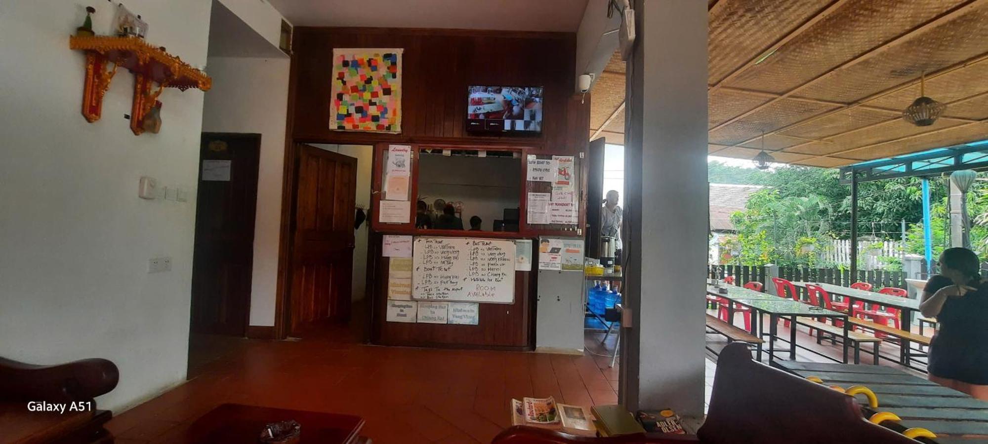 Aurora Backpackers Hostel ルアンパバーン エクステリア 写真