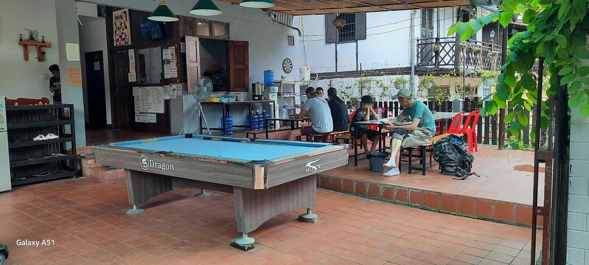 Aurora Backpackers Hostel ルアンパバーン エクステリア 写真