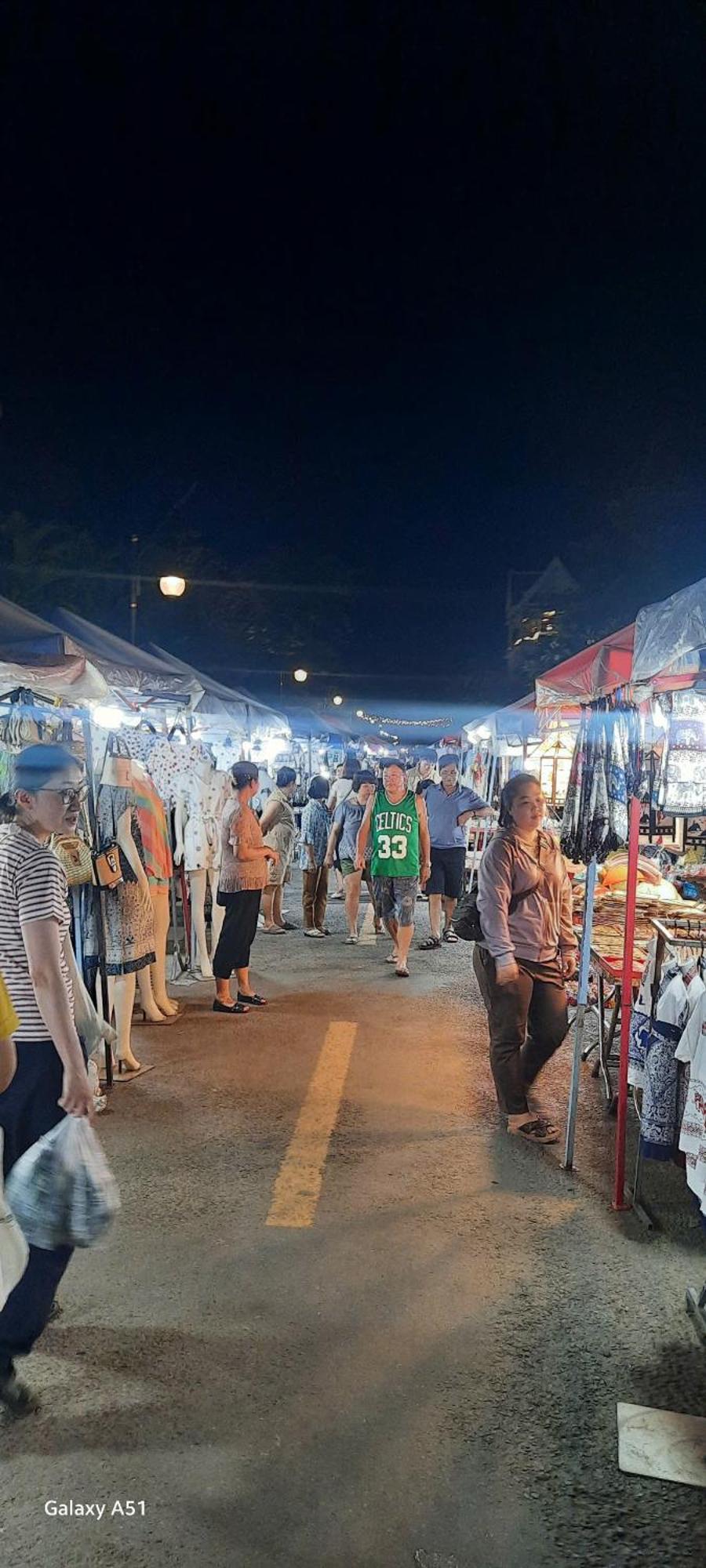 Aurora Backpackers Hostel ルアンパバーン エクステリア 写真