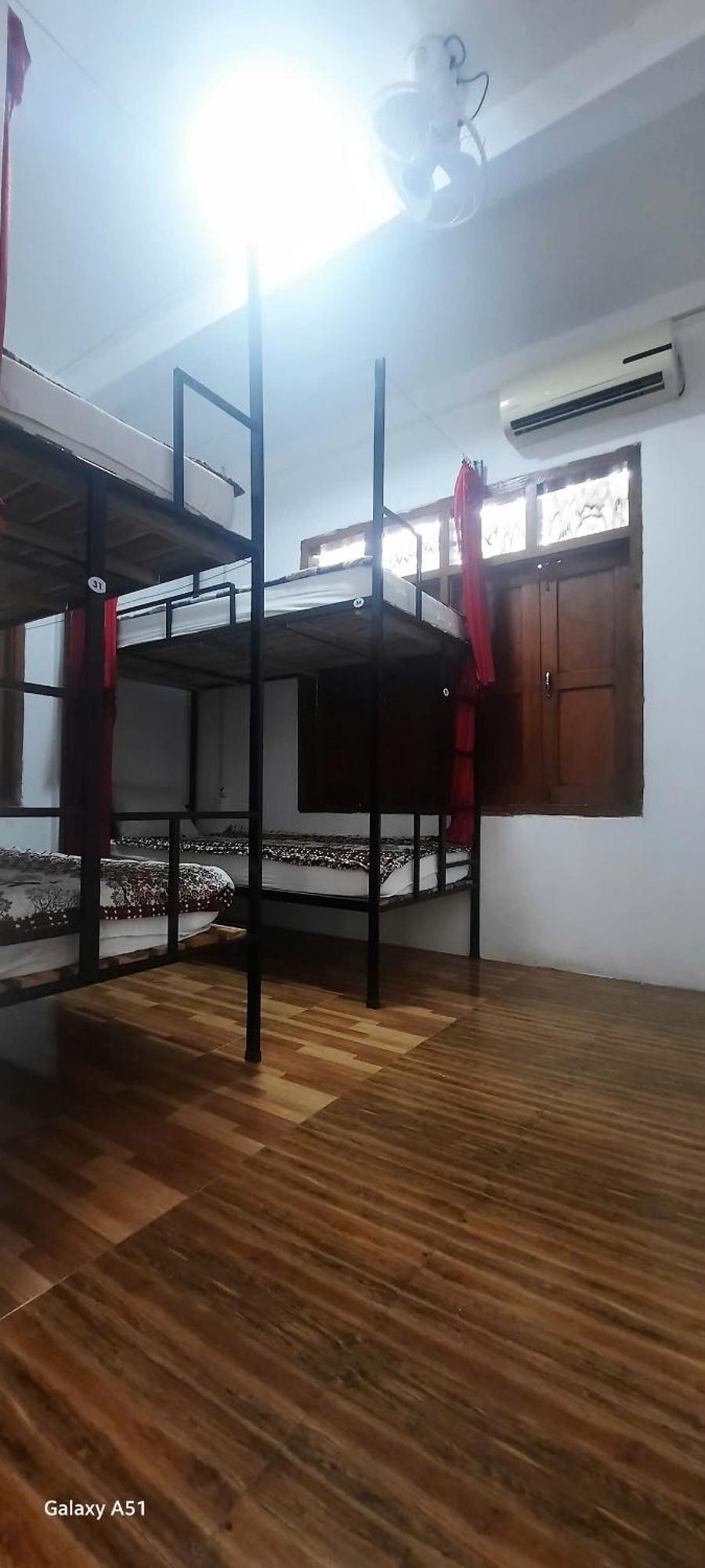Aurora Backpackers Hostel ルアンパバーン エクステリア 写真
