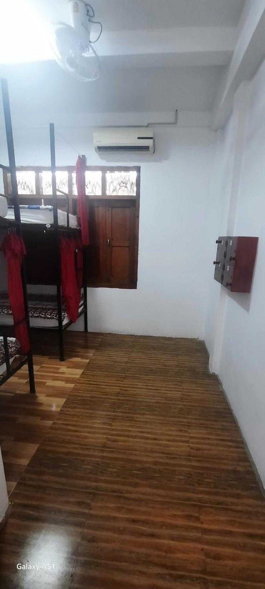 Aurora Backpackers Hostel ルアンパバーン エクステリア 写真